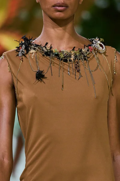 Look 130